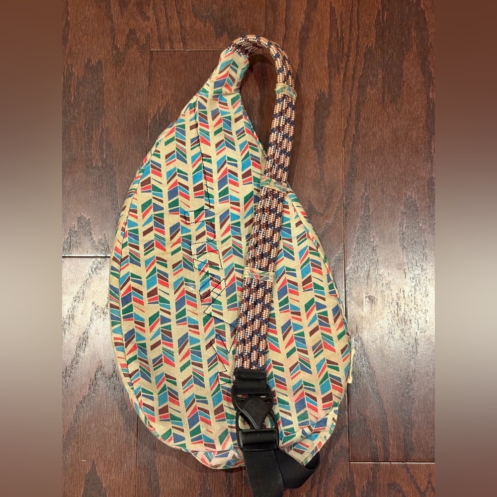 Kavu Sling Rope Bag Limited Edition Geometric Multicolor Pattern - Picture 2 of 4